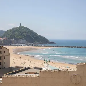 Maison d'hôtes Yoga Retreat En Santiene Yoga&surf House, Saint-Sébastien